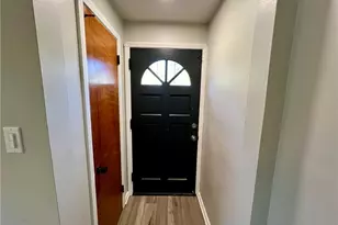 18108 McCracken Rd, Maple Heights, OH 44137 - Photo 3