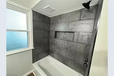18108 McCracken Road, Maple Heights, OH 44137 - Photo 17