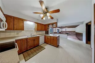 9841 Applewood Dr, North Royalton, OH 44133 - Photo 7