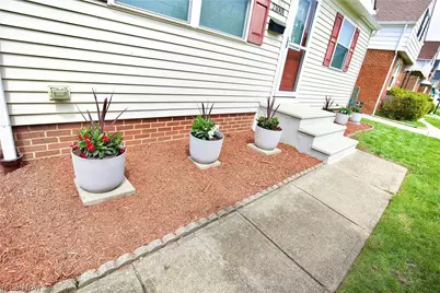21001 Wilmore Avenue, Euclid, OH 44123 - Photo 3