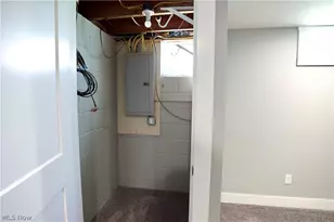 21001 Wilmore Ave, Euclid, OH 44123 - Photo 35