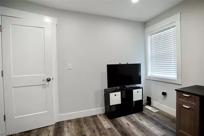 21001 Wilmore Avenue, Euclid, OH 44123 - Photo 17