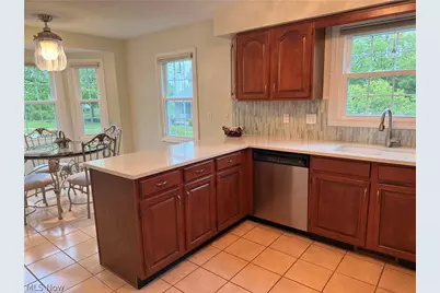 201 Steeplechase Drive #6, Willoughby Hills, OH 44092 - Photo 5