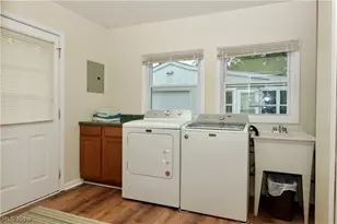 229 Lexington Ave, Elyria, OH 44035 - Photo 9
