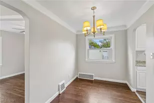 599 E 250th St, Euclid, OH 44132 - Photo 11