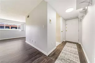 22011 River Oaks Dr, Rocky River, OH 44116 - Photo 13