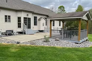 5342 Clingan Trails Blvd, Struthers, OH 44471 - Photo 9