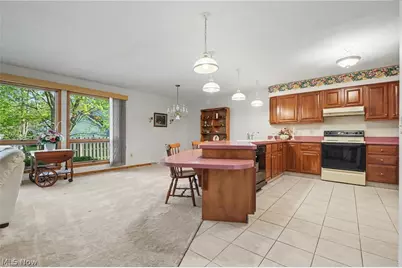 358 Tessa Place, Cortland, OH 44410 - Photo 5