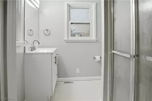 52 W Heights Ave, Youngstown, OH 44509 - Photo 21