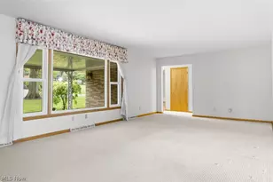 238 Pheasant Dr, Mogadore, OH 44260 - Photo 9