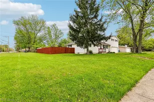 805 Roberts St, Sheffield Lake, OH 44054 - Photo 3