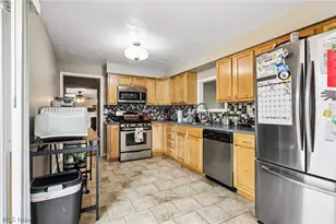 805 Roberts St, Sheffield Lake, OH 44054 - Photo 7