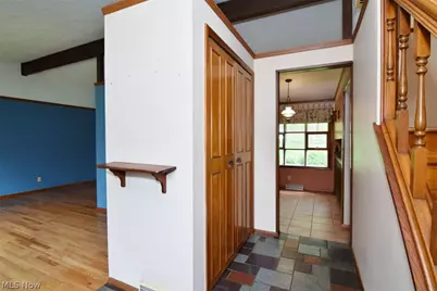 6977 Springledge Road, Sagamore Hills, OH 44067 - Photo 5