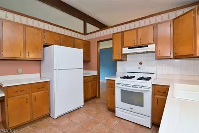 6977 Springledge Road, Sagamore Hills, OH 44067 - Photo 17