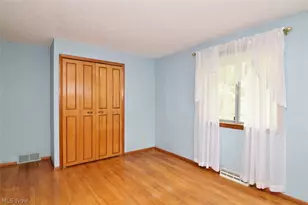 6977 Springledge Rd, Sagamore Hills, OH 44067 - Photo 33