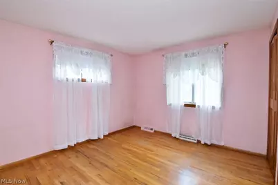 6977 Springledge Road, Sagamore Hills, OH 44067 - Photo 29