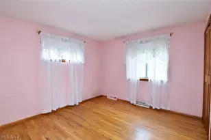 6977 Springledge Rd, Sagamore Hills, OH 44067 - Photo 29
