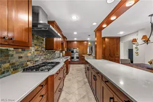 2058 Temblethurst Rd, South Euclid, OH 44121 - Photo 9