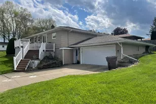 447 W Omar St, Struthers, OH 44471 - Photo 3