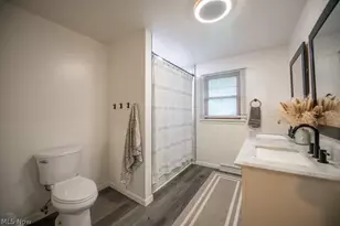 827 E 5th St, Dover, OH 44622 - Photo 27