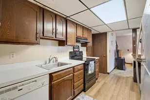 58 New Castle Ln, Mentor, OH 44060 - Photo 3