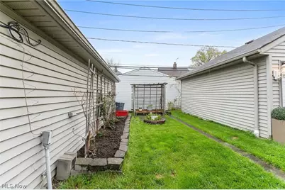 145 E 190th Street, Euclid, OH 44119 - Photo 7