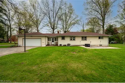 503 E Montrose Street, Youngstown, OH 44505 - Photo 3