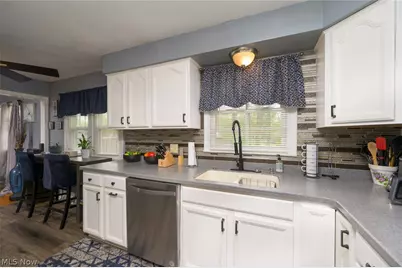 503 E Montrose Street, Youngstown, OH 44505 - Photo 9