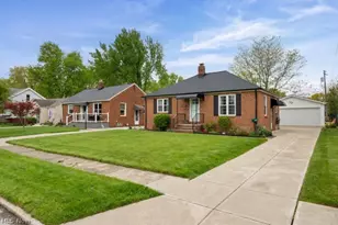4052 W 223rd St, Fairview Park, OH 44126 - Photo 3