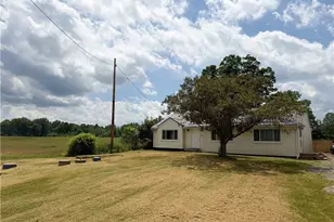 2807 Warren Burton Rd, Worthington, OH 44470 - Photo 1