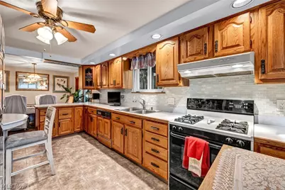 15425 Richard Drive, Brook Park, OH 44142 - Photo 17