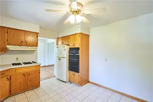 647 Killian Rd, Coventry, OH 44319 - Photo 9