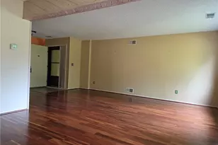 879 Hampton Ridge Dr, Akron, OH 44313 - Photo 5