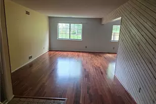 879 Hampton Ridge Dr, Akron, OH 44313 - Photo 3