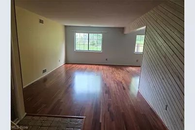 879 Hampton Ridge Drive, Akron, OH 44313 - Photo 3