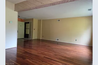 879 Hampton Ridge Drive, Akron, OH 44313 - Photo 5