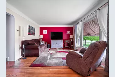 12305 Eastwood Boulevard, Garfield Heights, OH 44125 - Photo 9