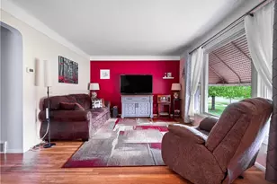 12305 Eastwood Blvd, Garfield Heights, OH 44125 - Photo 9