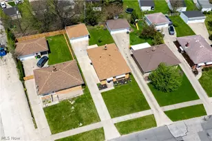 12305 Eastwood Blvd, Garfield Heights, OH 44125 - Photo 3