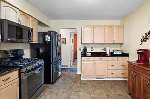 12305 Eastwood Blvd, Garfield Heights, OH 44125 - Photo 21