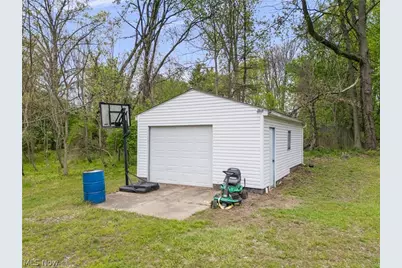 671 Fairview Avenue, Barberton, OH 44203 - Photo 9