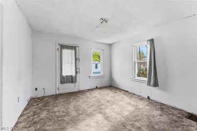 671 Fairview Avenue, Barberton, OH 44203 - Photo 33