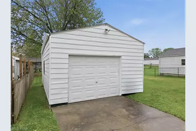 518 Spring Street, Struthers, OH 44471 - Photo 23