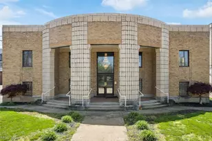 542 W Park Ave, Barberton, OH 44203 - Photo 1