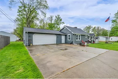 7476 Pinehurst Drive, Mentor on the Lake, OH 44060 - Photo 5