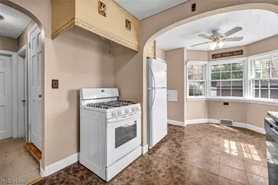 91 E 212th Street, Euclid, OH 44123 - Photo 13