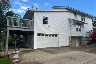 1023 Foster Ave, Cambridge, OH 43725 - Photo 3
