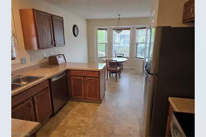 136 Haydens Arbor, Elyria, OH 44035 - Photo 3