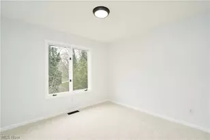 718 Stonecliff Dr, Akron, OH 44313 - Photo 15