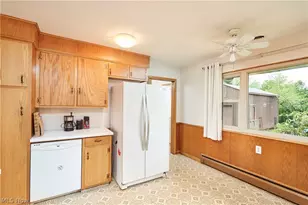 639 N Azalea Blvd, Barberton, OH 44203 - Photo 5